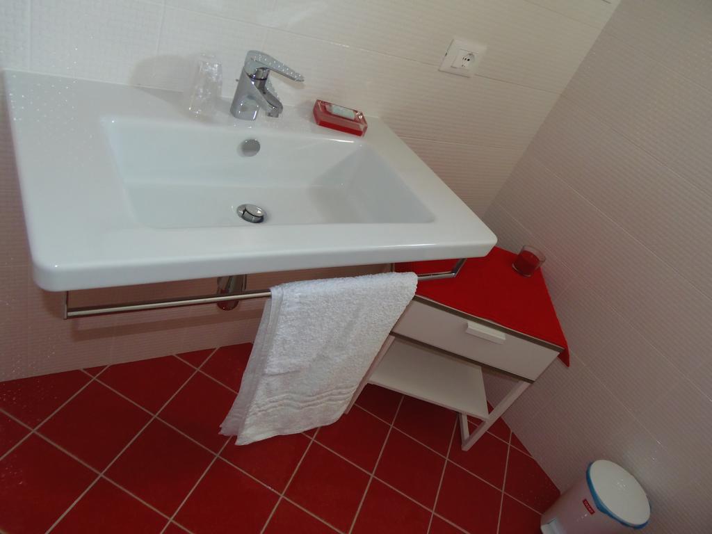 كاستلانيتا B&B Luiro الغرفة الصورة