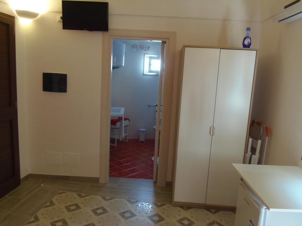 كاستلانيتا B&B Luiro الغرفة الصورة
