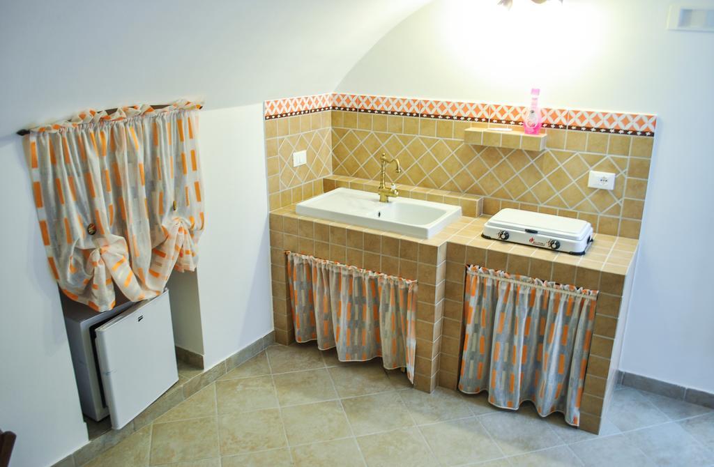 كاستلانيتا B&B Luiro الغرفة الصورة